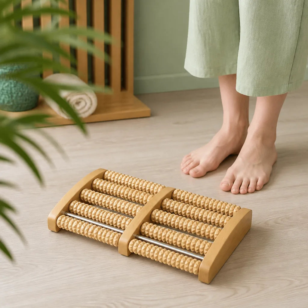 massage-des-pieds-rouleau-en-bois